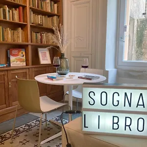 Sognalibro Bed And Books Bed & Breakfast